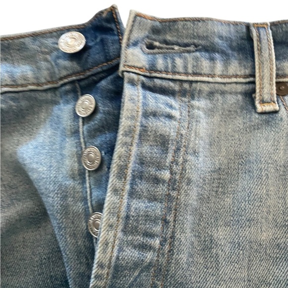 7 For All Mankind Edie Ring-Detail Straight Jeans Light Riviera statement Fall - Picture 10 of 12